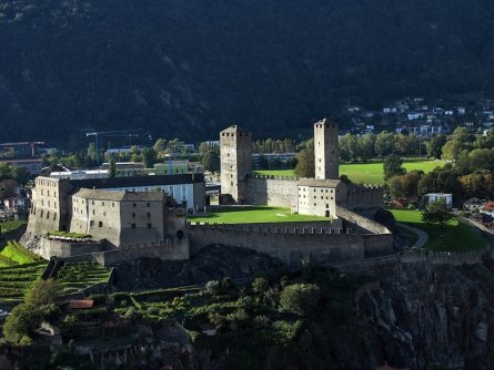 rondreis zwitserland op maat ticino kasteel bellinzona