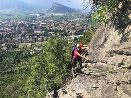 family outdoor active lago di garda actieve vakantie gardameer trentino zuid tirol italie mountaineering 2