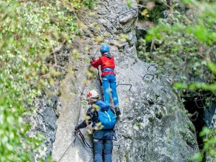 family outdoor active lago di garda actieve vakantie gardameer trentino zuid tirol italie via ferrata