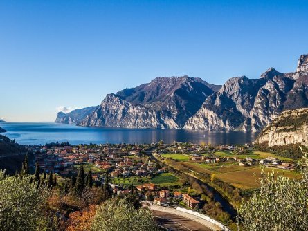 family outdoor active lago di garda actieve vakantie gardameer trentino zuid tirol italie uitzicht