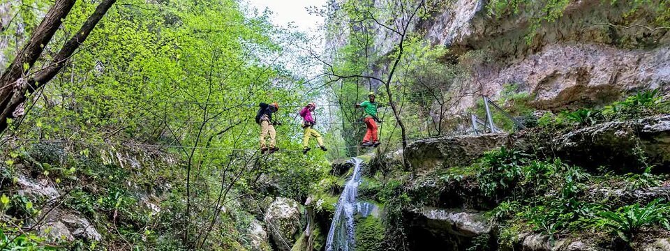 family outdoor active lago di garda actieve vakantie gardameer trentino zuid tirol italie via ferrata