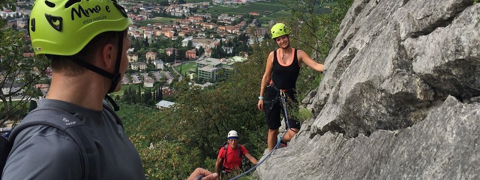 family outdoor active lago di garda actieve vakantie gardameer trentino zuid tirol italie mountaineering