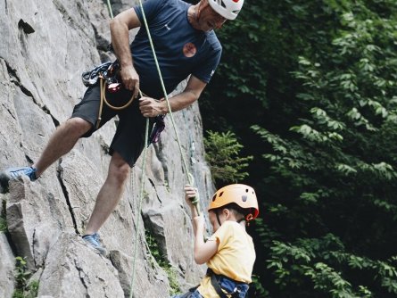 family active samoëns avontuurlijke vakantie families frankrijk haute savoie rotsklimmen 4 (1)