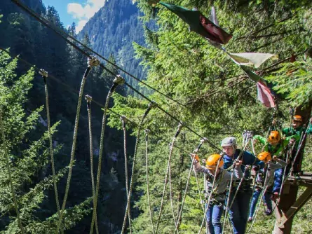 actieve vakantie avontuur family high ropes course ibex tour outdoor active zillertal vakantie oostenrijk oostenrijkse alpen